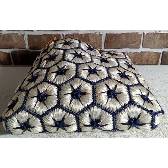 Vintage Straw Woven Blue Star Handbag - Picture 9 of 12